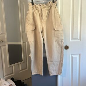 Zara Cargo Ankle length jeans